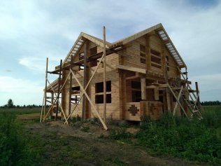 Строительство дома из бруса «в чашу» в Костроме